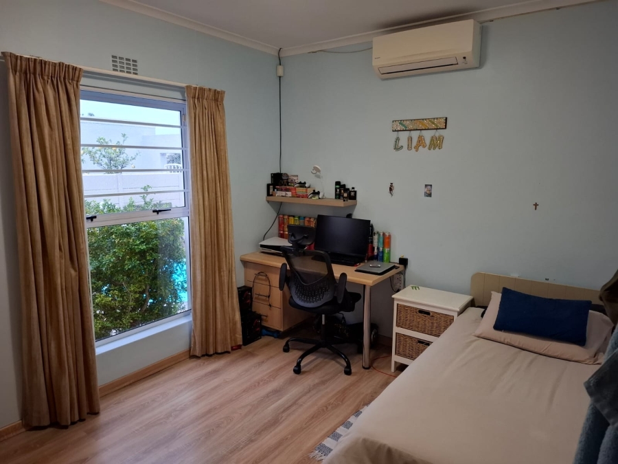 3 Bedroom Property for Sale in Sunningdale Western Cape